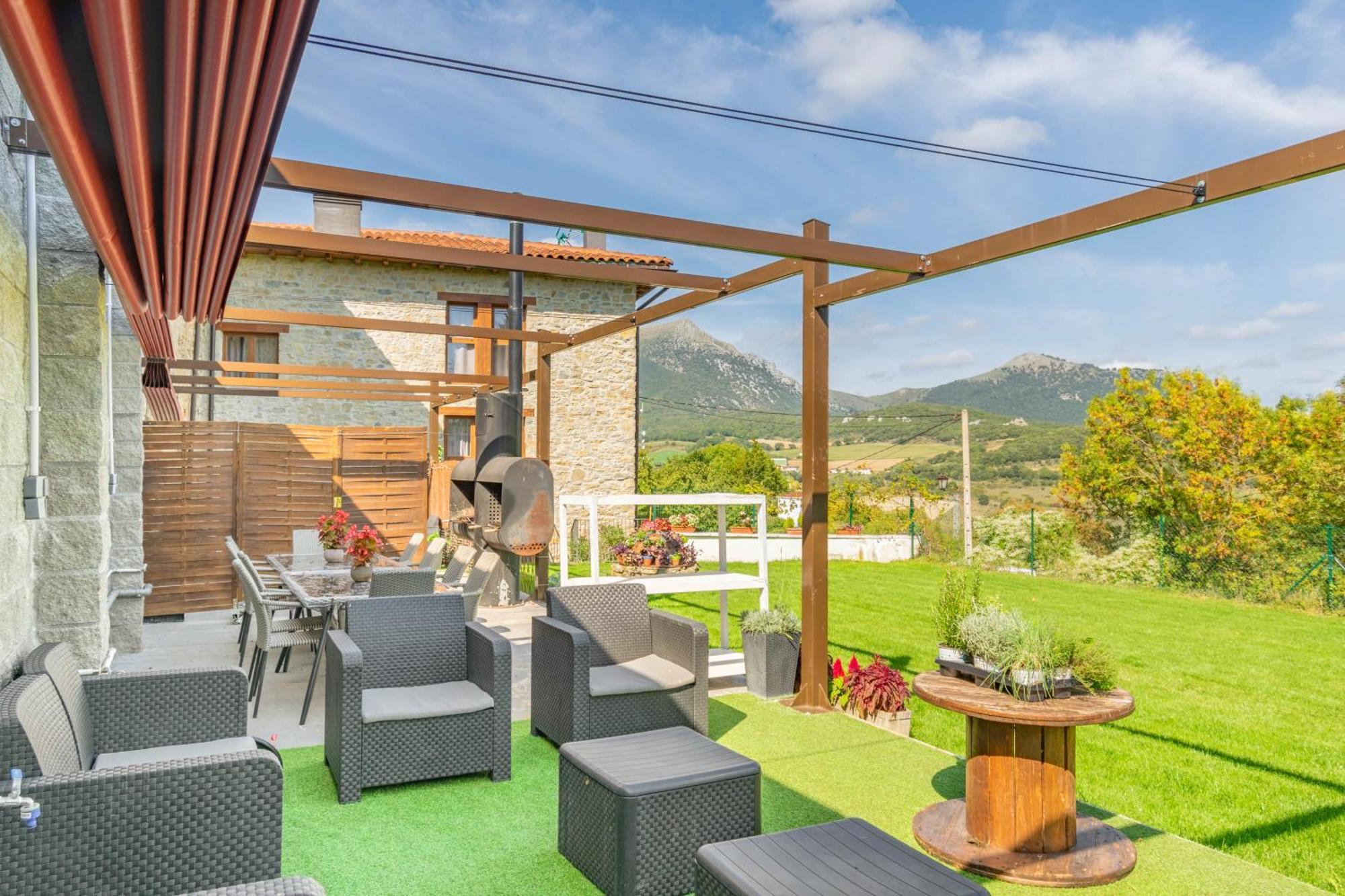 Acogedora Casa Rural Con Jardin Y Barbacoa Proxima A Pamplona Ilzarbe Exterior photo